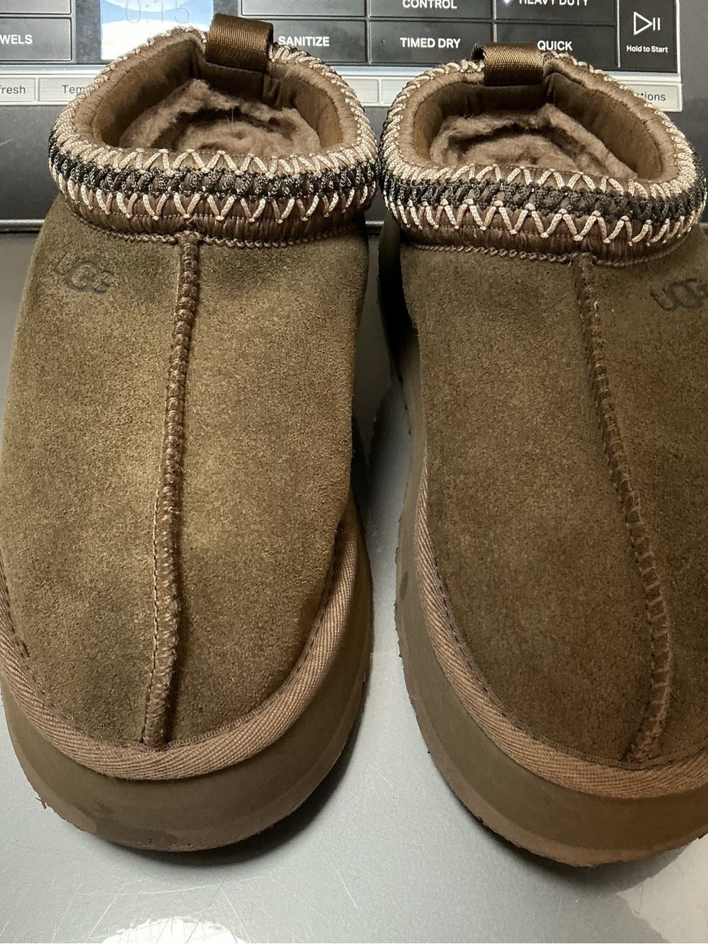 UGG Women’s Tazz Chestnut Suede Platform Slippers - Picture 3 of 13